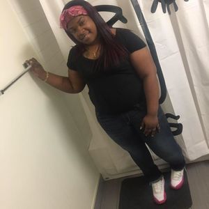 Meet your Posher, Ebony